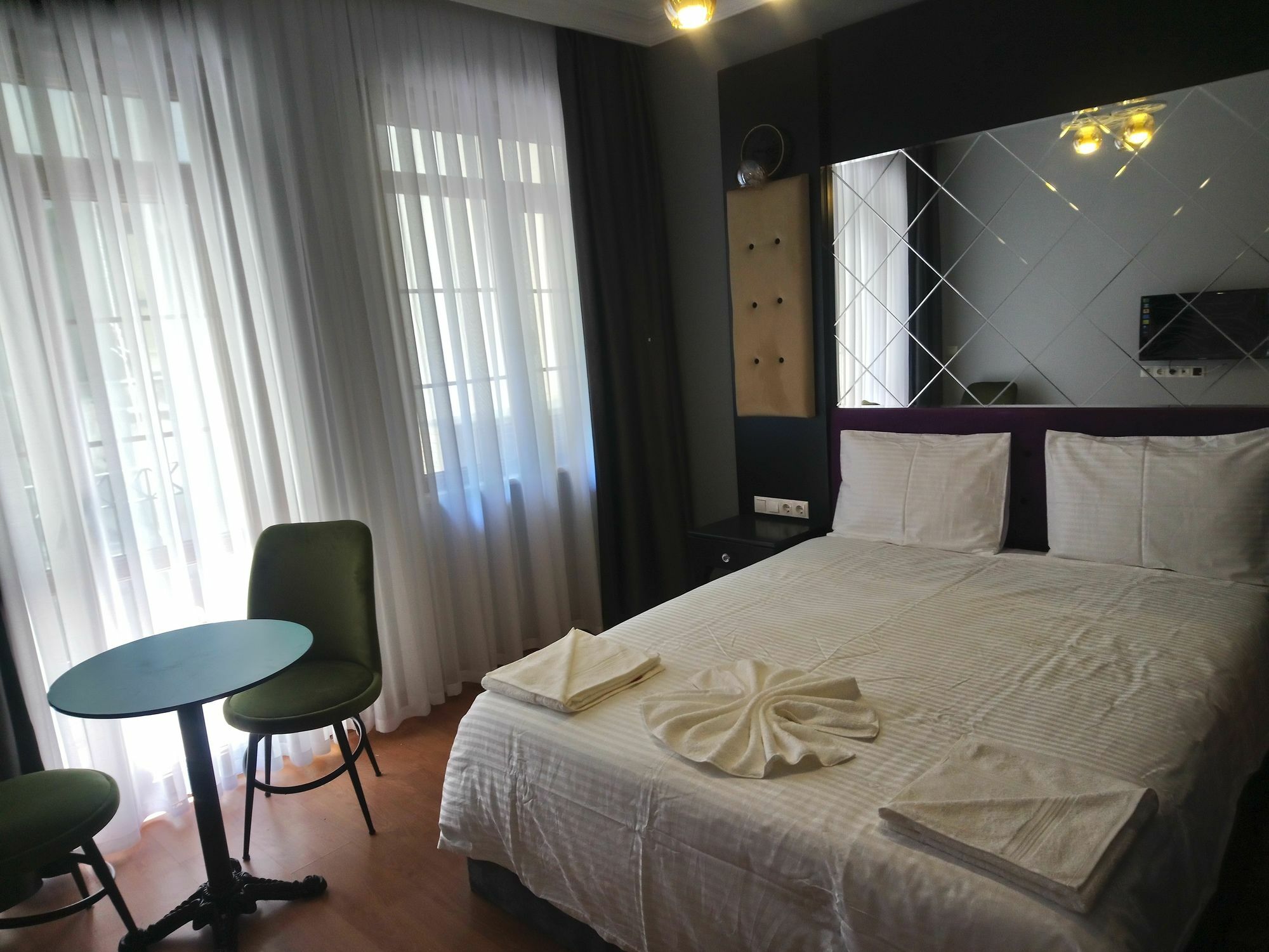 Royal Garden Suite And Hotel Стамбул Экстерьер фото